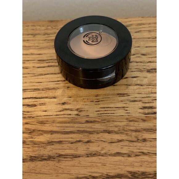 The Body Shop Full Coverage Matte Clay Concealer 0.05 Oz #021 New Unopened Seal - Picture 4 of 4